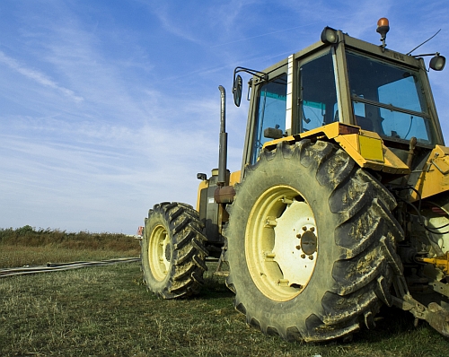 Traktor przygniótł rolnika. 33-latek nie żyje