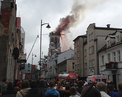 Ze spalonego kościoła św. Wojciecha wywieziono 20 ton odpadów