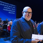 Opera edukuje. Dyrektor Skolmowski odebrał medal