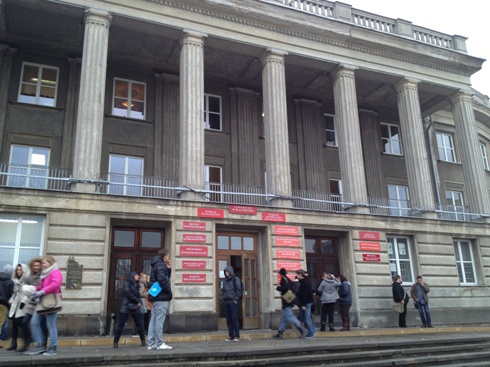 Tort, konkursy i... strajk studentów na urodziny wydziału UwB