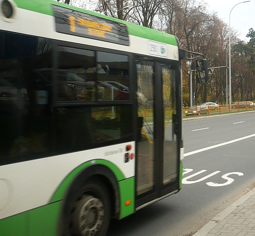 Pijana 12-latka w miejskim autobusie