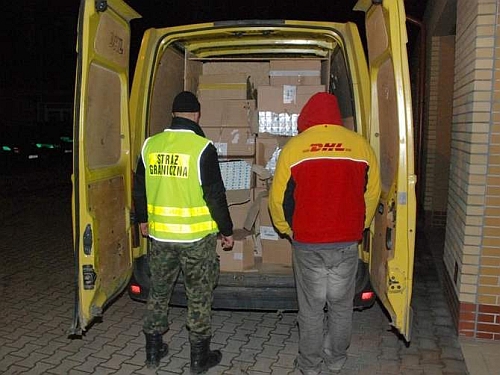 Przemytnicy podszywali się pod kurierów DHL