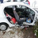 Kierowca toyoty stracił panowanie nad autem. 58-latek w ciężkim stanie trafił do szpitala