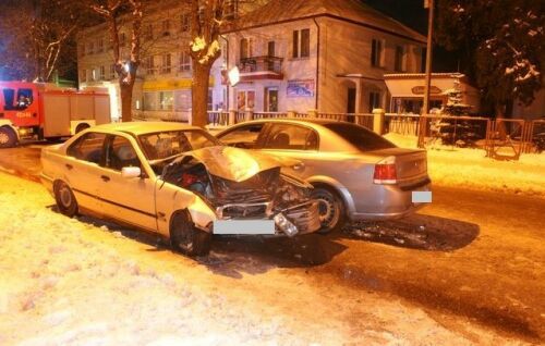 Pijany kierowca BMW uciekał od policji. Uszkodził radiowóz