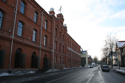 Ulatniający się gaz w centrum miasta. Zamknięto galerię Alfa