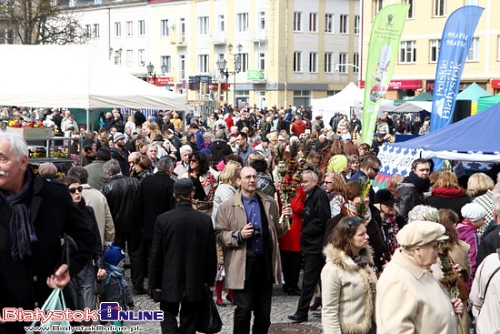 Tłumnie wokół Ratusza. Białostoczanie kochają jarmarki [ZDJĘCIA]