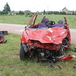 Zderzenie fiata z volkswagenem. Obaj kierowcy w szpitalu