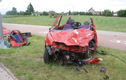 Zderzenie fiata z volkswagenem. Obaj kierowcy w szpitalu