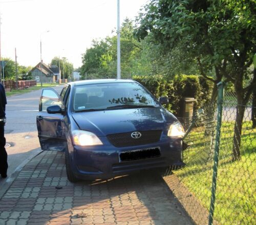 Zderzenie toyoty z bentleyem. W bagażniku corolli były nielegalne papierosy