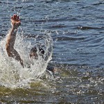 30-latek utonął podczas kąpieli w stawie