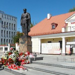 Historia białostockiej policji w nowej odsłonie. Wystawa przy pomniku Piłsudskiego