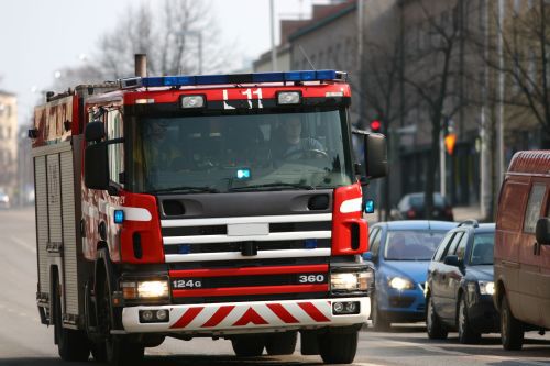 Nocny pożar bloku. Ewakuowano mieszkańców