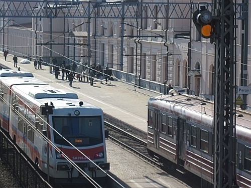 W pociągach będzie czyściej. "Sprzątanie w biegu" już funkcjonuje