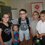Wydawcy edukacyjni po raz kolejny wypełnią "Tornistry Pełne Uśmiechów" w akcji Caritas