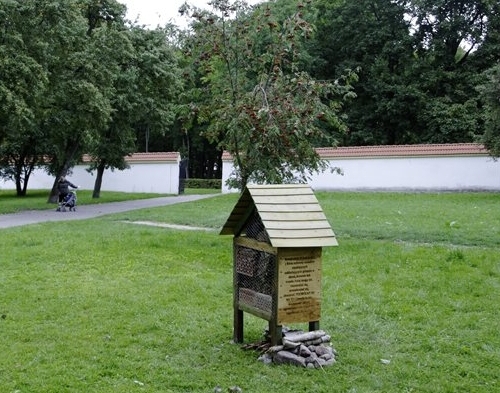 W Parku Planty stanął zagadkowy domek. Czemu służy?