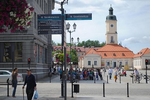 Dawno temu nad Białką. Nieznane fakty z życia ul. Sienkiewicza