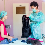 Modna pacjentka w UDSK. Odwiedziła ją projektantka Elwira Horosz