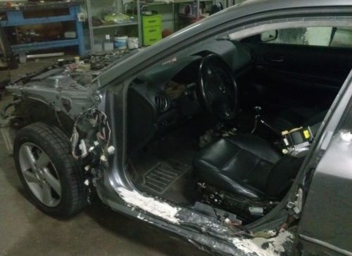 Nietypowy pościg. Uciekające auto nie miało drzwi, lamp i zderzaków