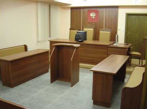 Mieli przekroczyć uprawnienia. Burmistrz i jego zastępca staną przed sądem