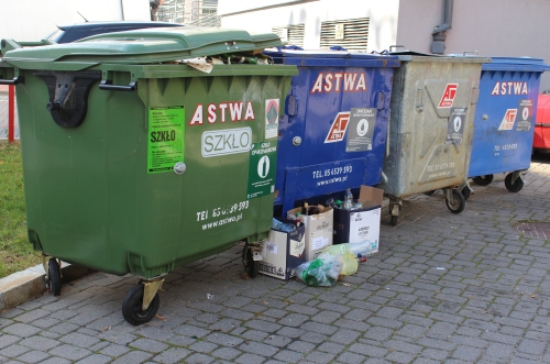 Wyborcze obniżki. Opłata za odbiór śmieci będzie niższa o 4 zł