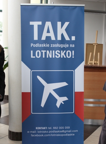 Już 40 tys. podpisów pod wnioskiem o referendum ws. lotniska