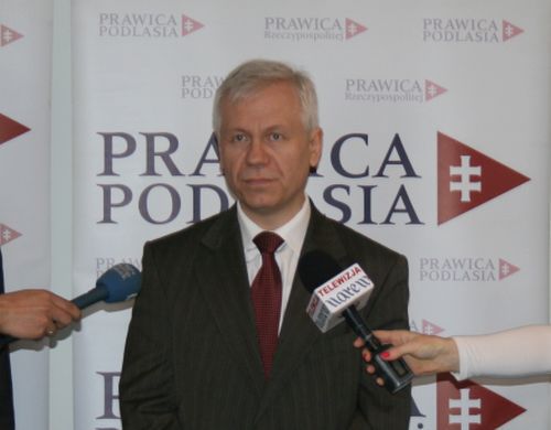 Marek Jurek będzie miał swoje biuro poselskie na plebanii