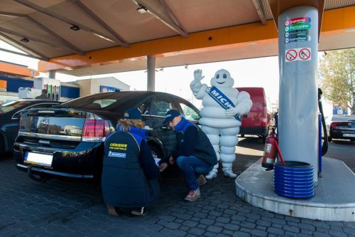 Podlascy kierowcy mają nieprawidłowe ciśnienie w oponach. To wpływa na bezpieczeństwo