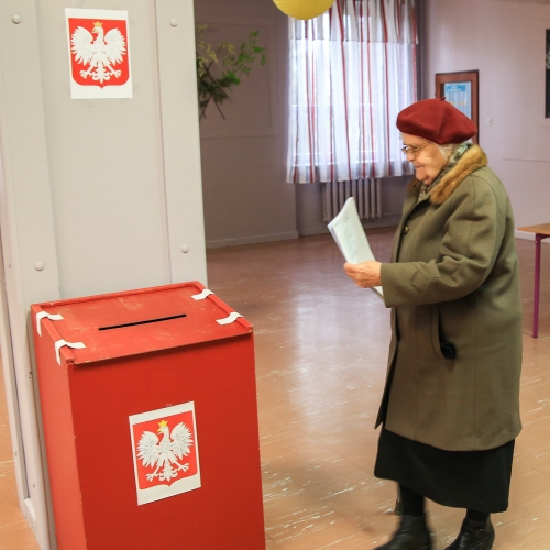 Białostoczanie na wyborach samorządowych. Zagłosowali już Truskolaski i Dobrzyński [ZDJĘCIA]