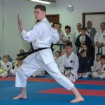 Karate. Młodzi zawodnicy Białostockiego Stowarzyszenia Czarnego Tygrysa z medalami