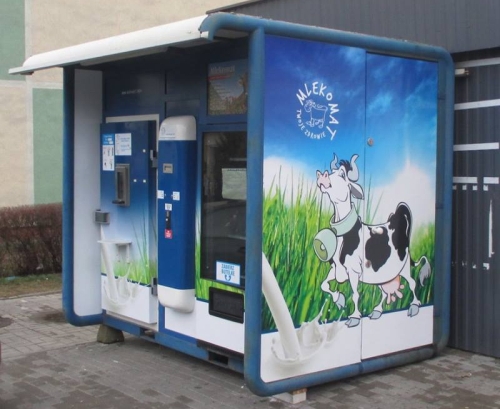 W Białymstoku działa pierwszy mlekomat