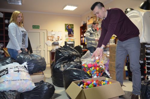 Maturzyści pomogli dzieciom z hospicjum