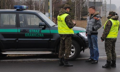 Zatrzymano osiem osób. Część z nich była poszukiwana listami gończymi