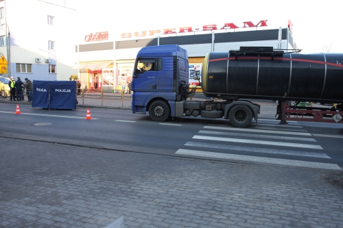 Zginęła na przejściu dla pieszych. Potrąciła ją ciężarówka