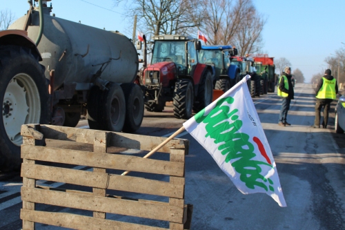 Rolnicy po raz kolejny blokują krajową "ósemkę"