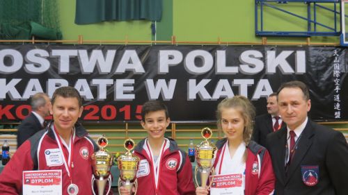 Białostoczanie z medalami Mistrzostw Polski OYAMA karate w Kata