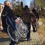 Dwa wózki i balkonik z więzienia trafiły do hospicjum