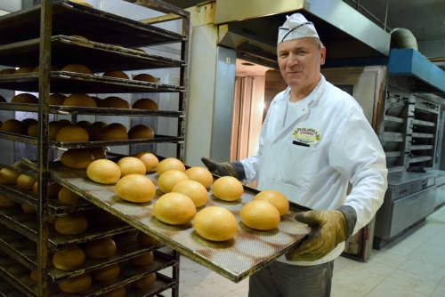 Paczki żywnościowe i nie tylko. Najubożsi otrzymają wielkanocną pomoc