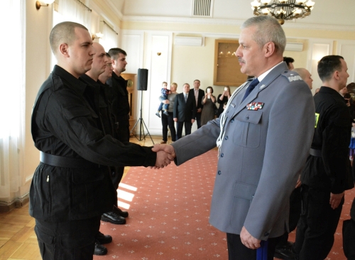 Nowi policjanci już po ślubowaniu