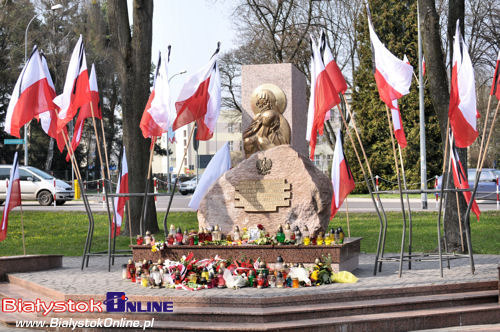 75. rocznica zbrodni katyńskiej. Oficjalne uroczystości oraz wystawy, spotkania i Marsz Cieni