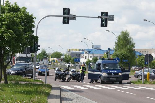 Potrącenie na przejściu dla pieszych. 27-latka w szpitalu