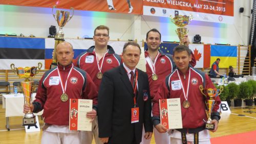 Karatecy z Białegostoku nie zwalniają tempa. Tym razem sukces na zawodach w Wieliczce