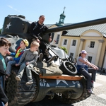 Czołgi i pojazdy militarne przyjechały na Rynek Kościuszki [ZDJĘCIA]