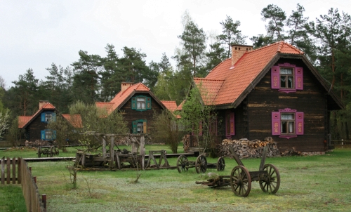 Rękodzieło, starocie i przysmaki. Czerwcowy jarmark w Kiermusach