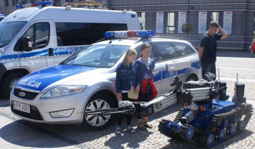 Święto policji. Był pokaz musztry, awanse i piknik rodzinny