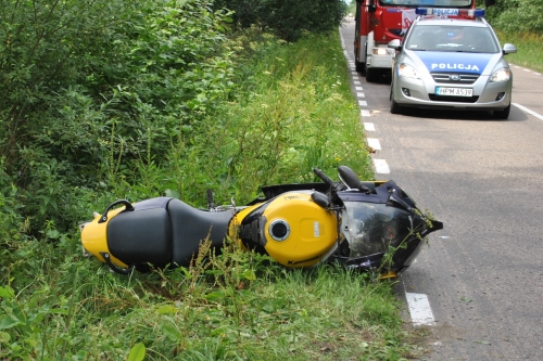 Motocyklista zderzył się z bocianem. 2 osoby w szpitalu