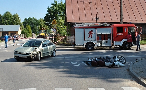 Fiat uderzył w MZ-tkę. Kierowca jednośladu nie żyje 