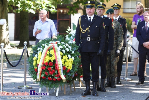 Zawsze trzeba walczyć o godność i wolność. 72 lata temu wybuchło powstanie w  getcie [ZDJĘCIA]