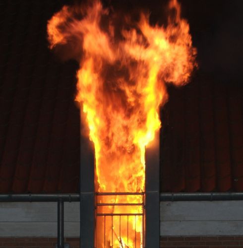 Ogromny wybuch przy ul. Jarzębinowej. 30-latek konstruował bomby, bo bał się Rosji