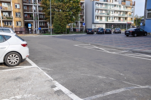 Remont parkingu przy urzędzie. Ruch dwukierunkowy wróci na Starobojarską