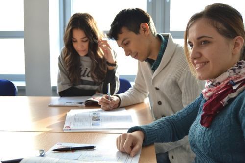 Ruszyły zapisy na warsztaty językowe Aiesec University